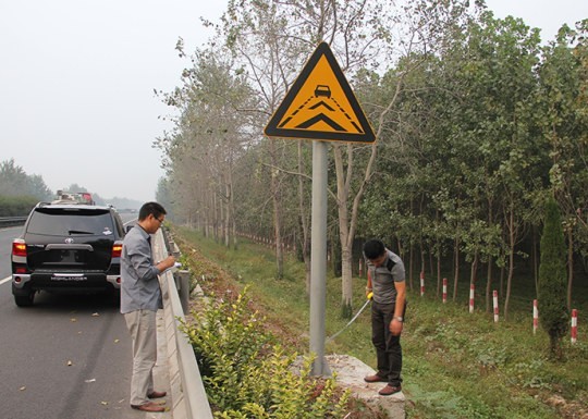 日照道路標識牌